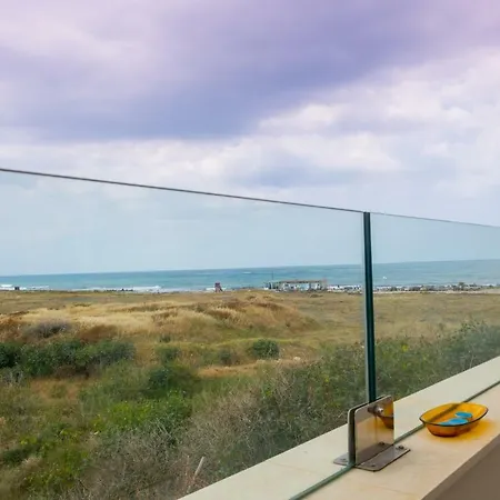 Lighthouse Luxury Townhouse 3 Apartment Paphos