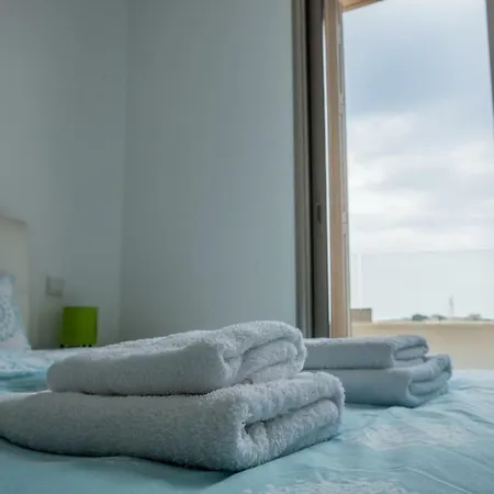 Lighthouse Luxury Townhouse 3 Apartment Paphos