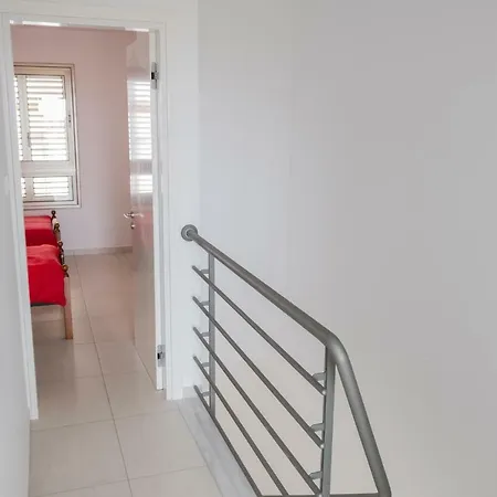 Lighthouse Luxury Townhouse 3 Apartment