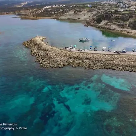 Lighthouse Luxury Townhouse 3 Apartment Paphos