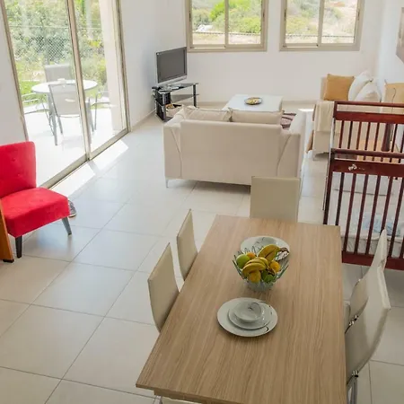 Lighthouse Luxury Townhouse 3 * Paphos