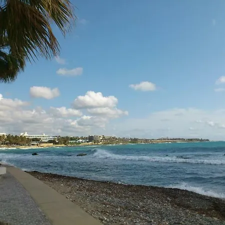 Lighthouse Luxury Townhouse 3 * Paphos